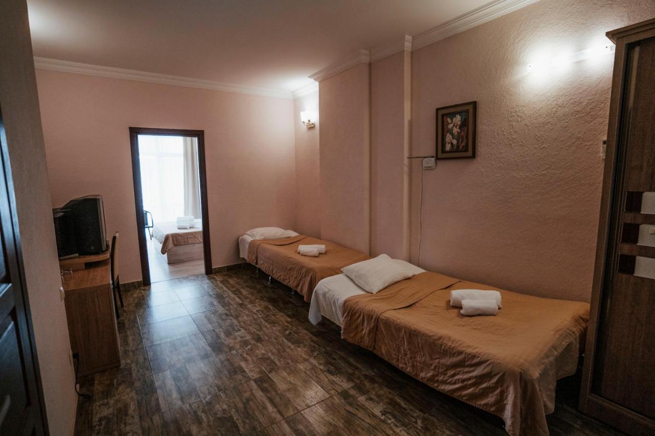Hotel General 巴统 外观 照片